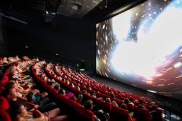 Une image contenant auditorium, intérieur, Centre des arts de la scène, public

Le contenu généré par l’IA peut être incorrect.