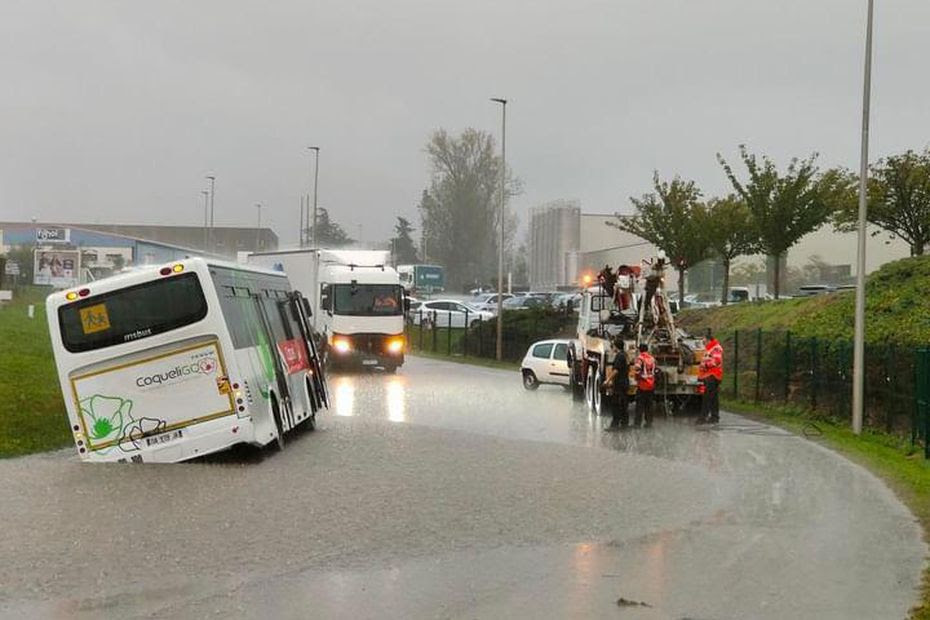 VIDÉOS. Inondations : l'Ardèche, en vigilance rouge, ferme tous ses établissements scolaires