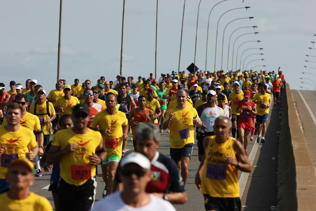 Corredores na Terceira Ponte rumo a Vila Velha (Divulgação / Garoto)