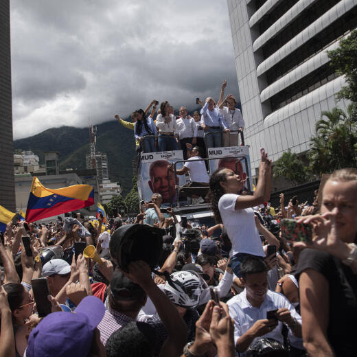 Protest In Caracas, Venezuela Followings Elections Result Opponents of Venezuelan President Nicolas Maduro are displaying a Venezuelan flag during a rally called by presidential candidate Edmundo Gonzalez Urrutia and opposition leader Maria Corina Machado, in front of the United Nations headquarters in Caracas, Venezuela, on July 30, 2024 Caracas Venezuela PUBLICATIONxNOTxINxFRA Copyright: xJonathanxLanzax originalFilename: lanza-notitle240730_npGSq.jpg