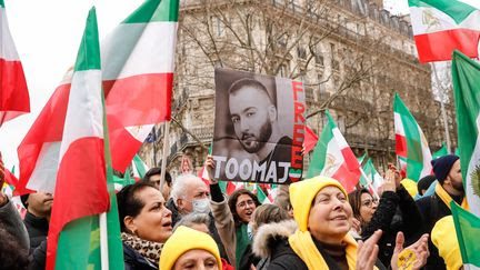 'Il est considéré comme le fils de la nation' : à Paris, un rassemblement pour demander la libération du rappeur iranien Toomaj Salehi
