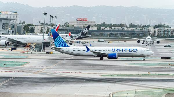 lukas-souza-09-09-22-lax-187-united-airlines-boeing-737-max-9-2 2