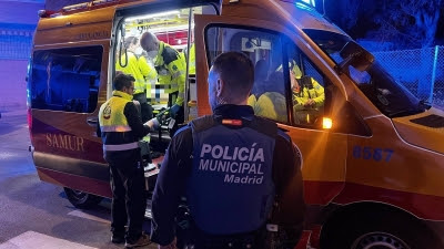  Grave un hombre al caer 4 metros cuando escalaba una fachada para robar en Puente de Vallecas