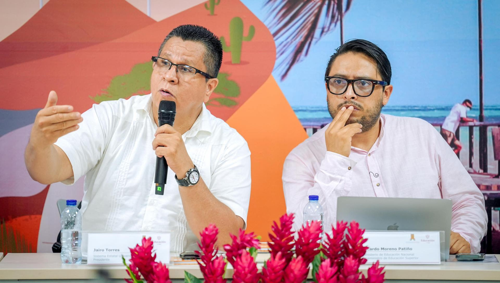 Presidente del SUE, Jairo Torres Oviedo y el viceministro de educación, Ricardo Moreno Patiño. Foto: Mineducación