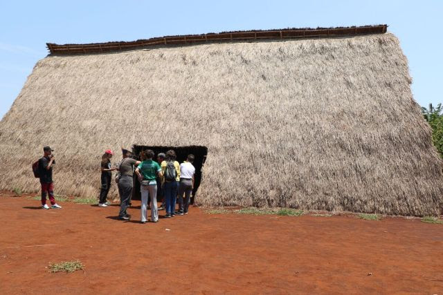 Casa de reza da comunidade Laranjeira Nhanderu, no território Guarani Kaiowá