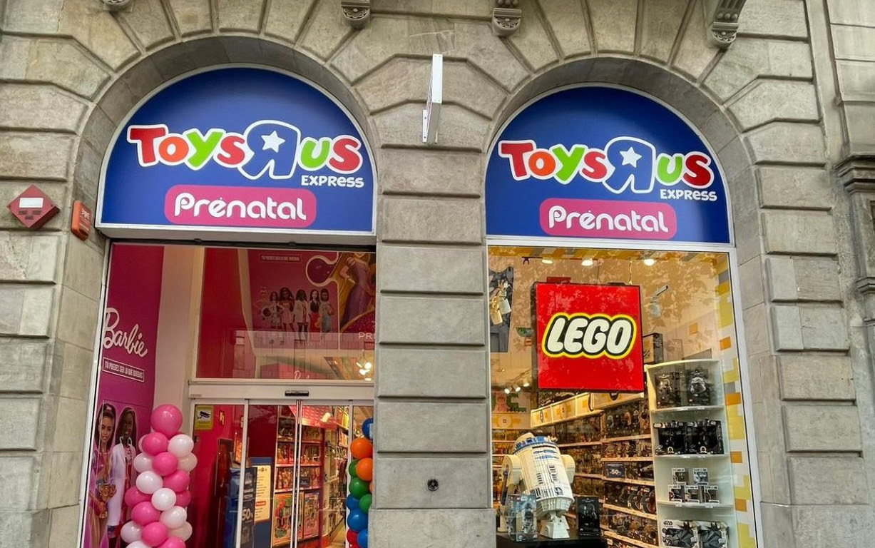 Toys 'R' Us ‘retoma la partida’ en Barcelona: el gigante de los juguetes vuelve al centro de la ciudad