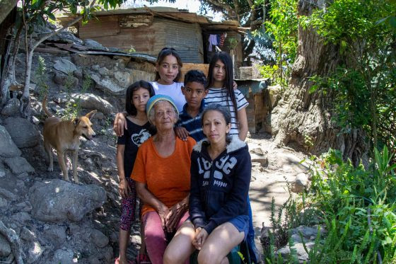 Melisa sofocó incendio en la parte alta de Lídice para evitar que se quemara su casa por demora de bomberos