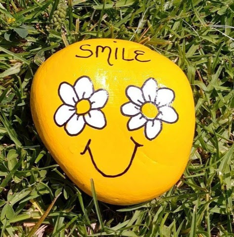 Smile-Rock-smiley