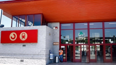El Gobierno rebaja a 8 viajes el mínimo necesario para recuperar la fianza de los abonos gratuitos de Renfe