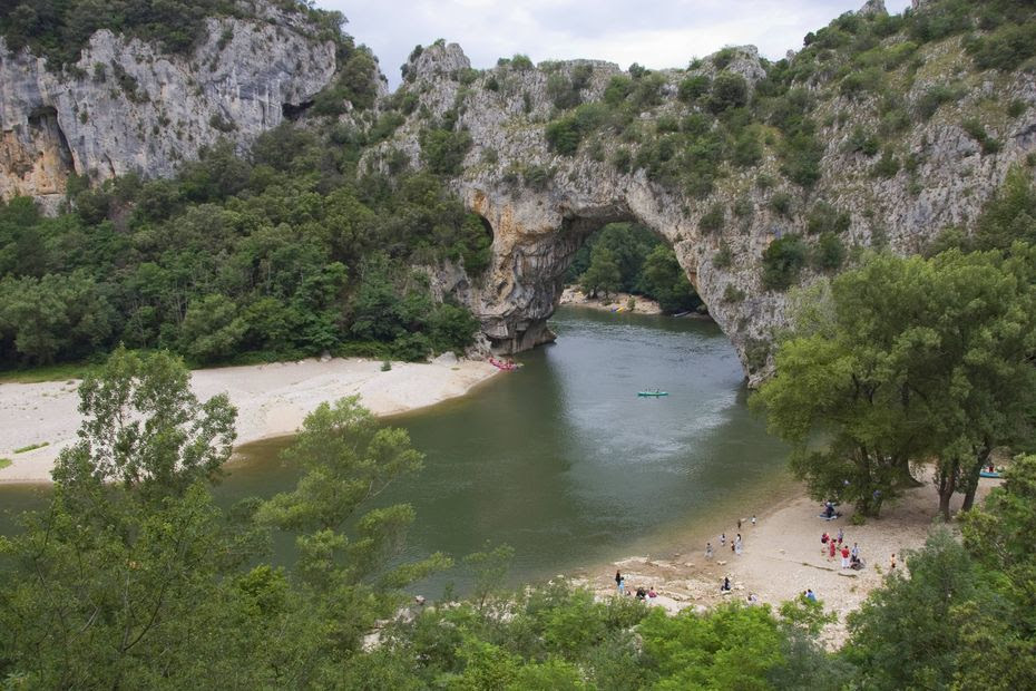 Noyade : une adolescente de 13 ans retrouvée morte à Vallon-Pont-d'Arc en Ardèche