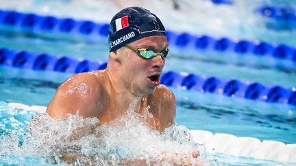 Revivez la journée de Léon Marchand, qualifié pour les demi-finales du 200 m papillon et du 200 m brasse aux JO de Paris 2024