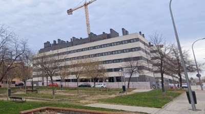 Sucesos.- Detenidos tres miembros de la mafia que okupó la urbanización de Carabanchel desalojada hoy al completo