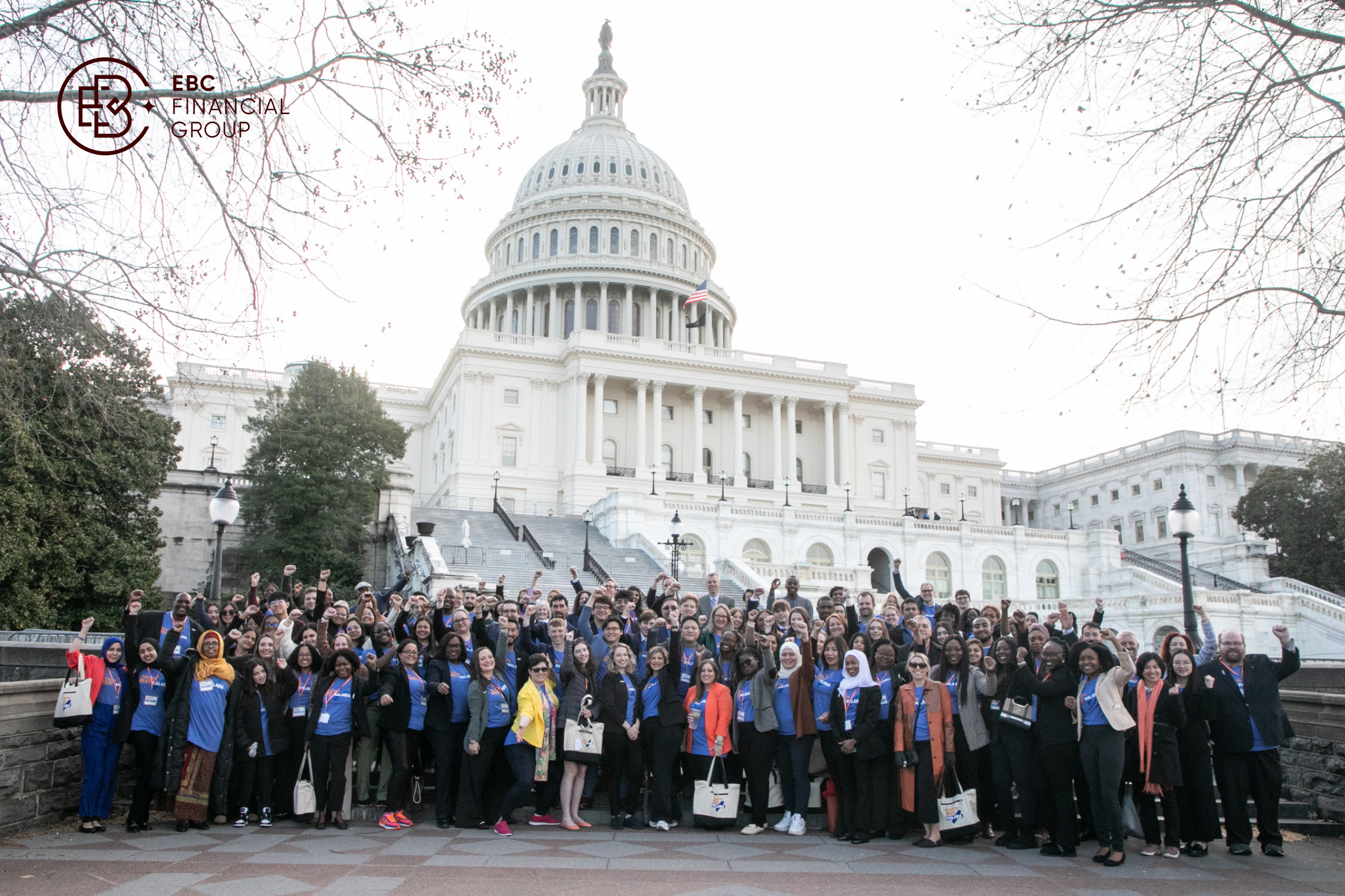 EBC avec des délégués du sommet des dirigeants 2024 « Unis contre le paludisme » devant la Colline du Capitole