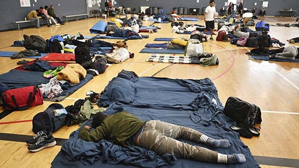City Asks Homeowners to House Migrants After Shutting Down Several Shelters