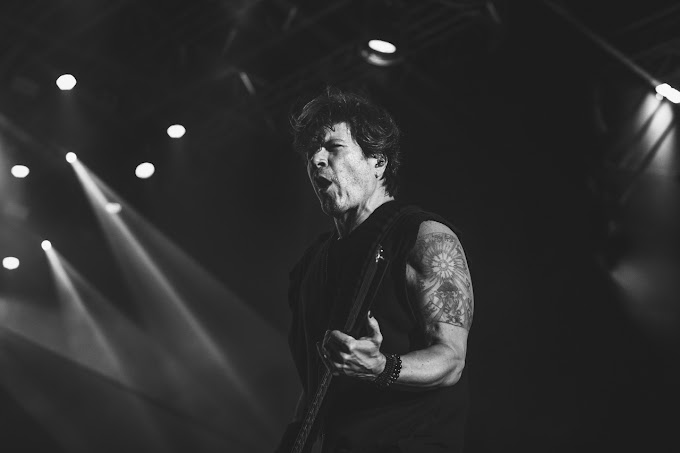 Paulo Ricardo comemora 40 anos de carreira com superprodução no palco do Teatro Bradesco