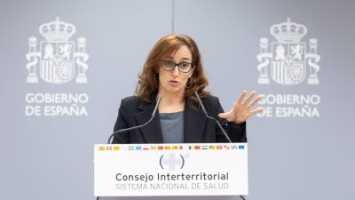 Mónica García no cree que los médicos estén mal pagados: Cobran 