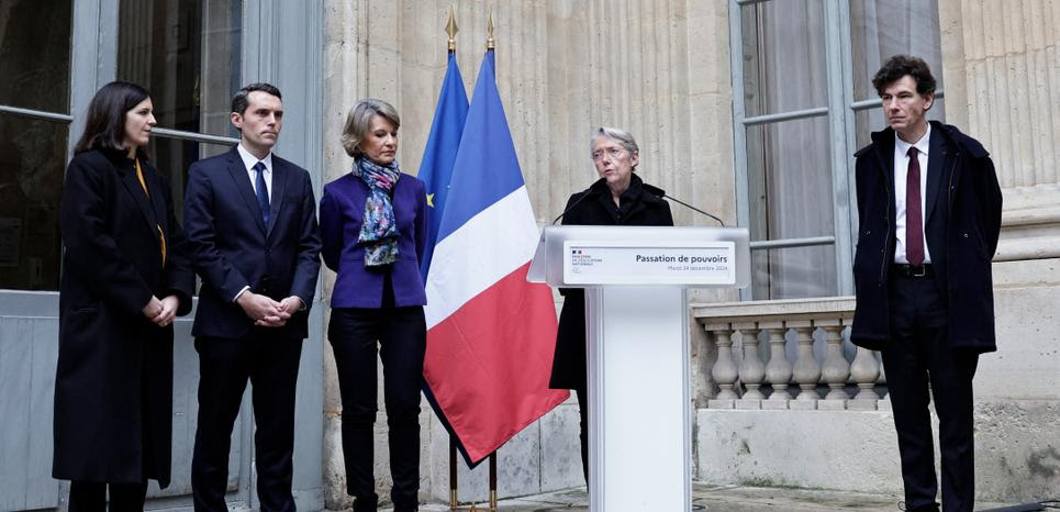 Elisabeth Borne appelle à « trouver la voie de la stabilité institutionnelle »