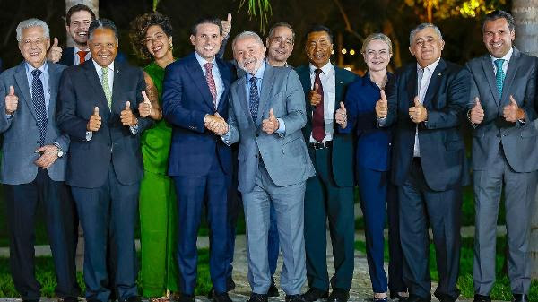Lula e Hugo Motta (Republicanos-PB) após almoço com líderes do Congresso