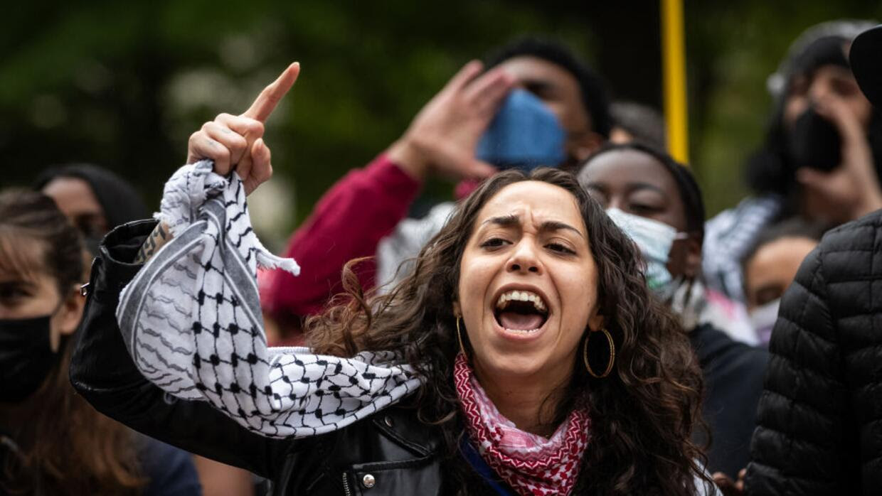 Los estudiantes recrudecen las protestas por la guerra en Gaza: unas universidades negocian, otras llaman a la policía