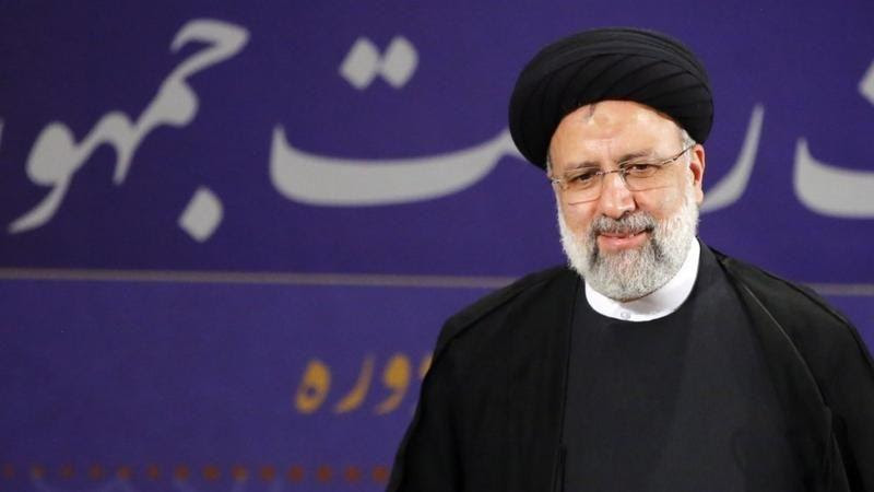 Se estrella un helicóptero del convoy del presidente de Irán, Ebrahim Raisi, según medios estatales