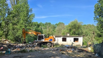 Arroyomolinos.- Arranca el derribo de las infraviviendas del poblado de las Sabinas