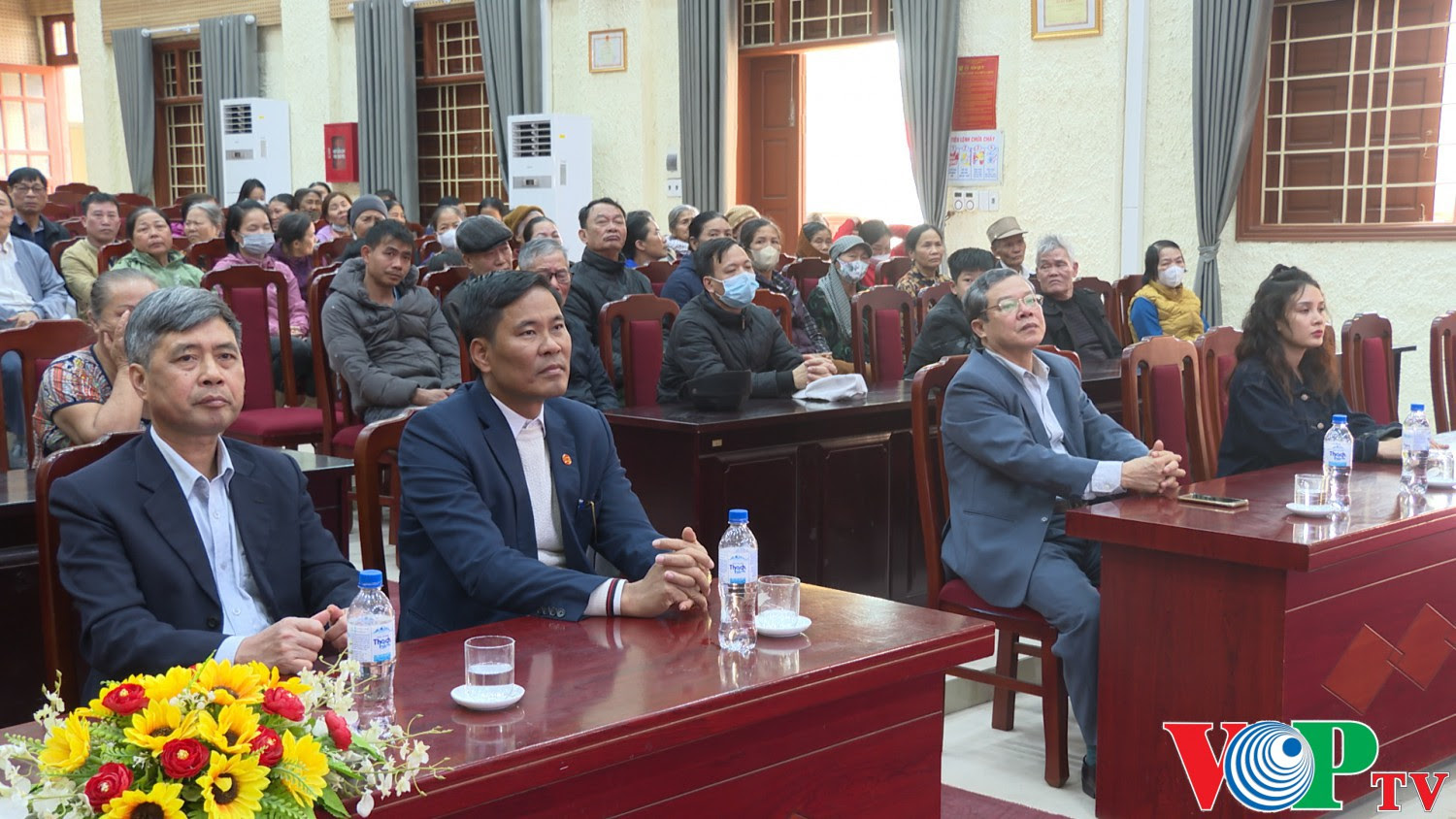 UBND Phường Thanh Châu và các đơn vị tài trợ tổ chức trao quà Tết cho các hộ nghèo, hộ cận nghèo, hộ có hoàn cảnh khó khăn trên địa bàn nhân dịp xuân mới Ất Tỵ 2025