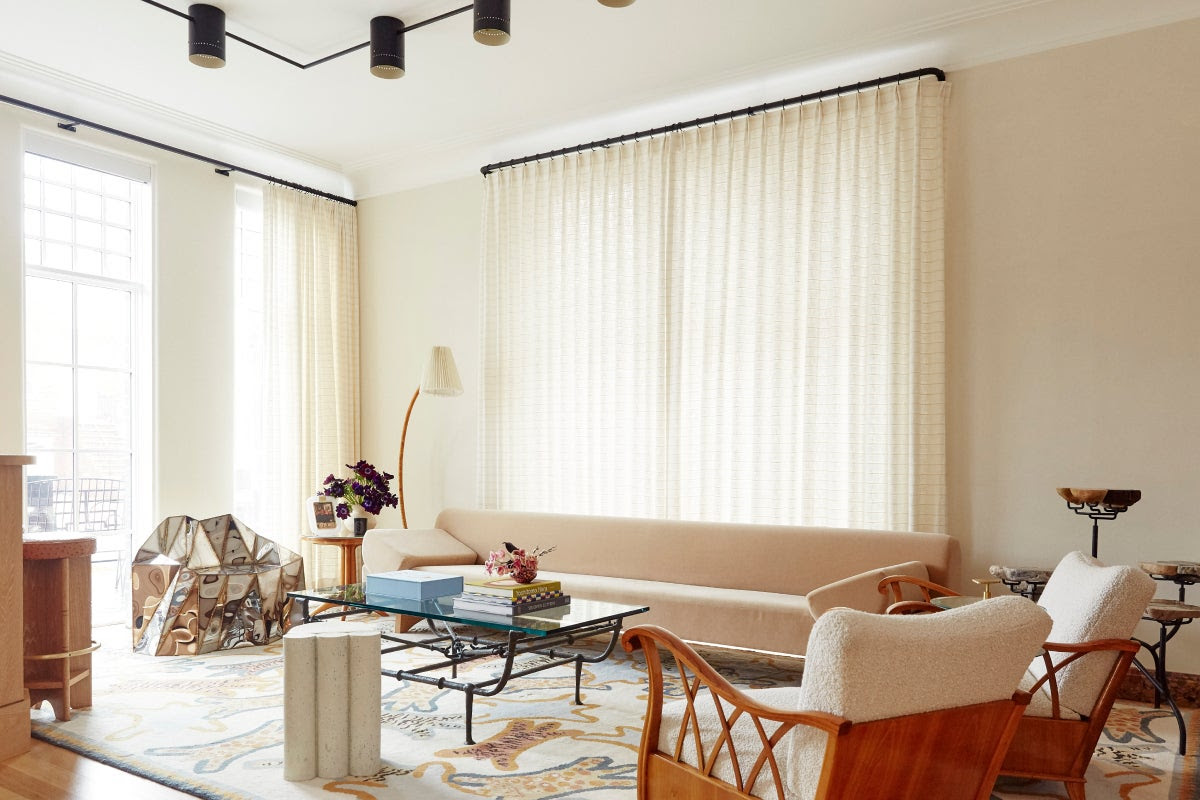 The 1stDibs 50’s Eli Dweck Fills a Brooklyn Townhouse with Fabulous Finds