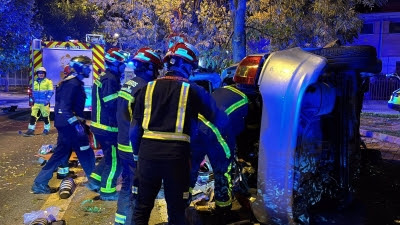 Sucesos.- Heridos de diversa gravedad tres jóvenes de unos 22 años tras volcar el coche en el que viajaban en Leganés