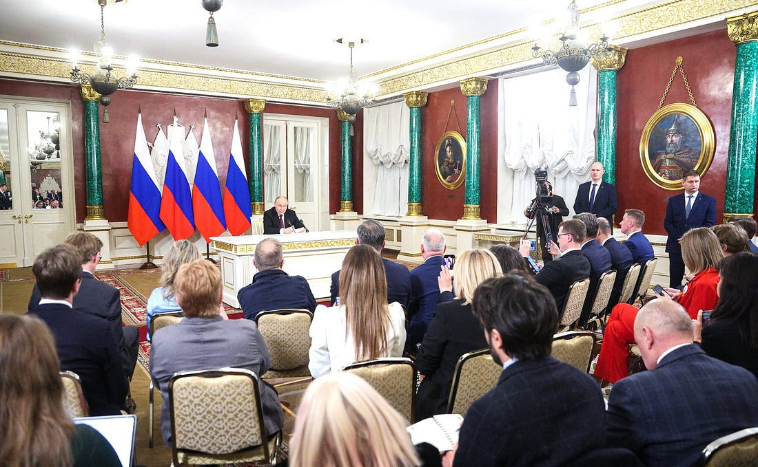 Statement for the media. Photo: Sofia Sandurskaya, TASS Statement for the media. Photo: Sofia Sandurskaya, TASS