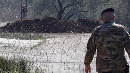 Guerre au Proche-Orient : l'armée israélienne dit avoir mené une frappe aérienne contre un membre du Hezbollah dans le sud du Liban