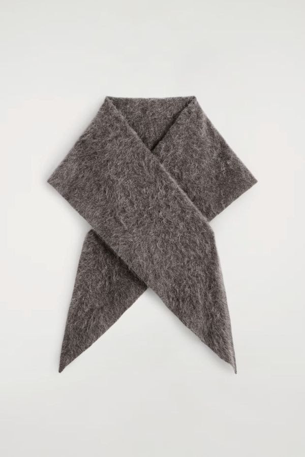 COS Refined Textures – Shearling, Cashmere & Leather for the New Season 5 scarf