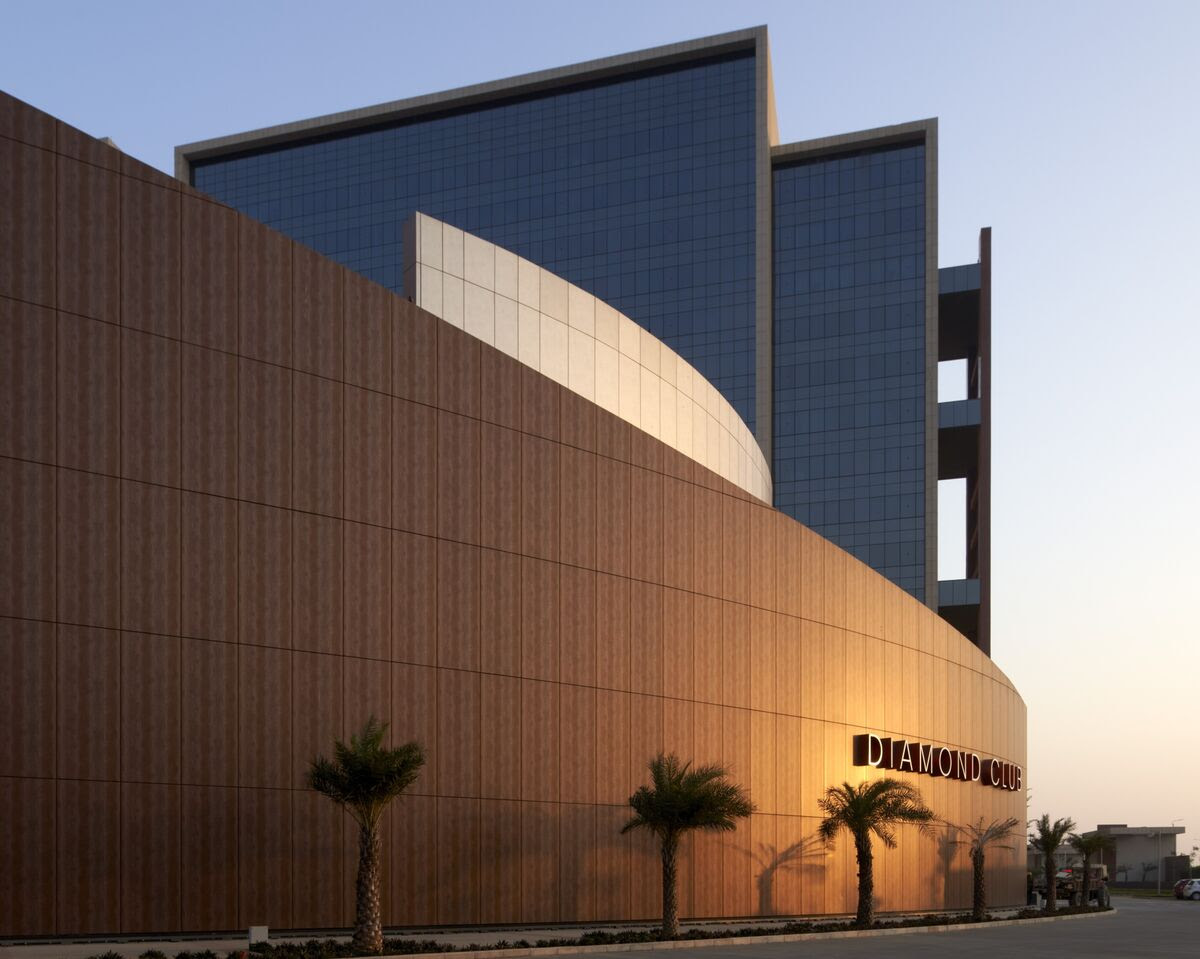 World's Biggest Office Opens in India's Diamond Hub Surat - Bloomberg