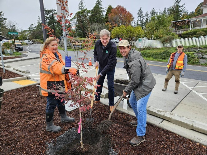 In October, we joined San Juan County in celebrating the completion of a project that improves ADA and pedestrian access at our Orcas Island terminal.