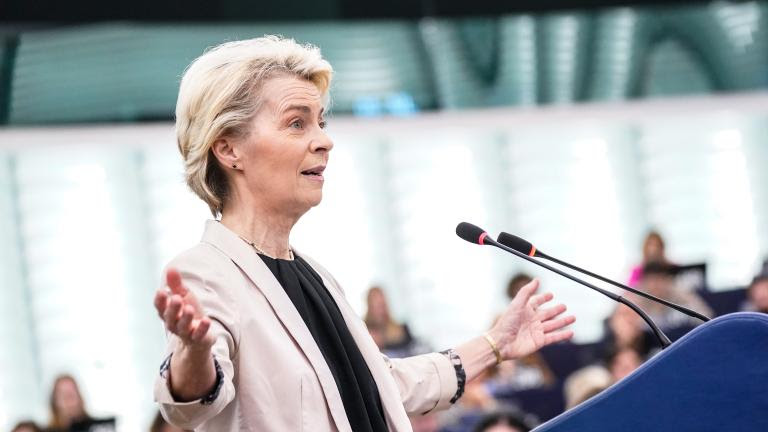 URSULA VON DER LEYEN PRESIDENTE COMMISSIONE EUROPEA - PRESENTAZIONE DA PARTE DEL PRESIDENTE ELETTO DELLA COMMISSIONE DEL COLLEGIO DEI COMMISSARI E DEL SUO PROGRAMMA - fotografo: IMAGOECONOMICA VIA MULTIMEDIA.EUROPARL.EUROPA.EU