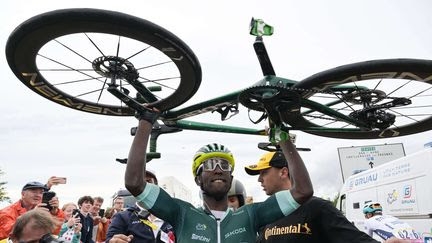 Tour de France 2024 : deuxième victoire pour Biniam Girmay, Tadej Pogacar toujours en jaune... Le résumé de la 8e étape