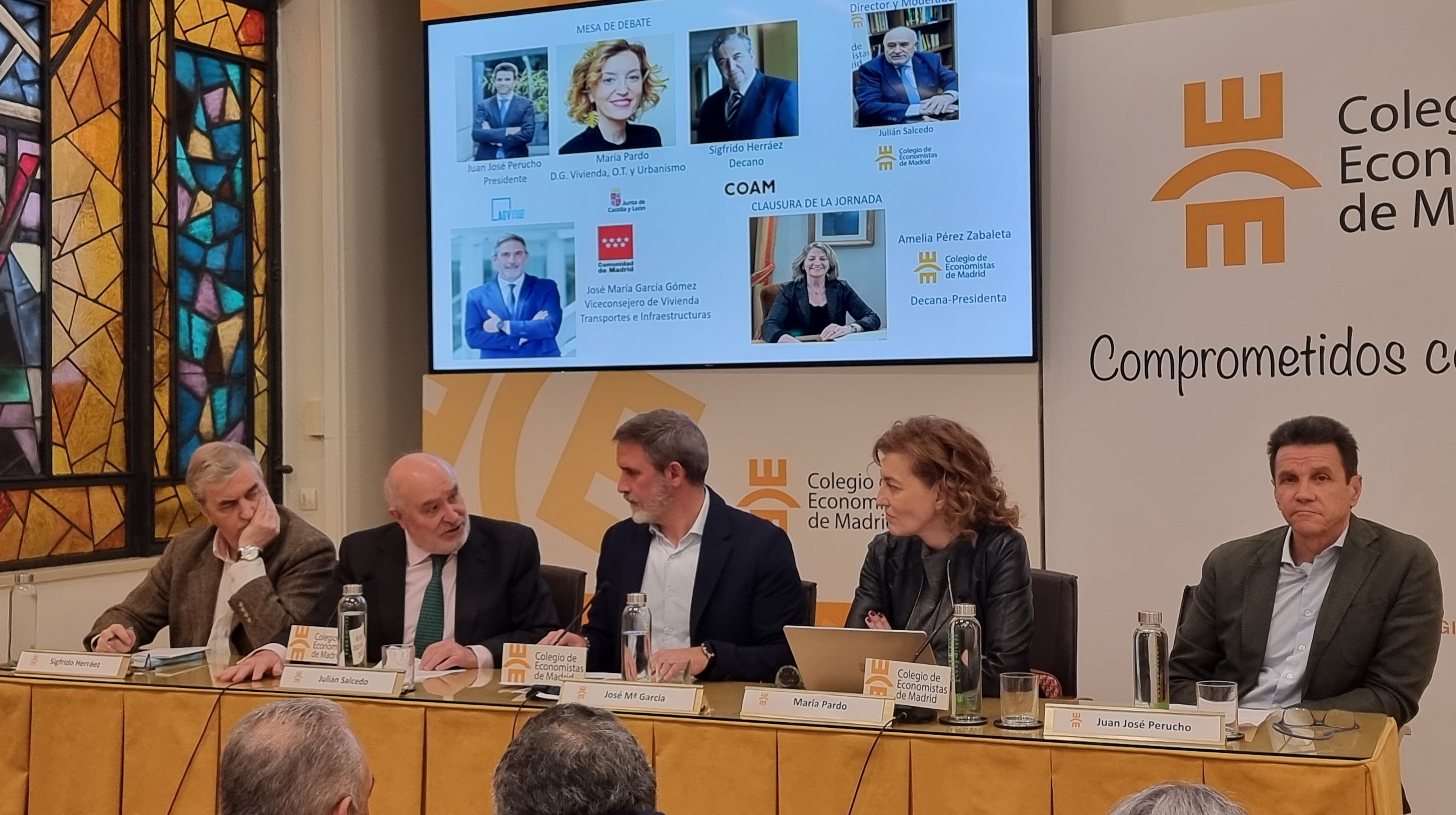 De izquierda a derecha: Sigfrido Herráez, Julián Salcedo, José María García, María Pardo y Juan José Perucho