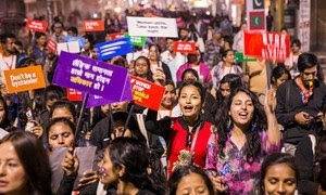 Jóvenes protestan por la igualdad de género y los derechos de la mujer en Nepal (archivo)