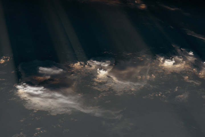 Crepuscular Rays and Cumulonimbus Clouds