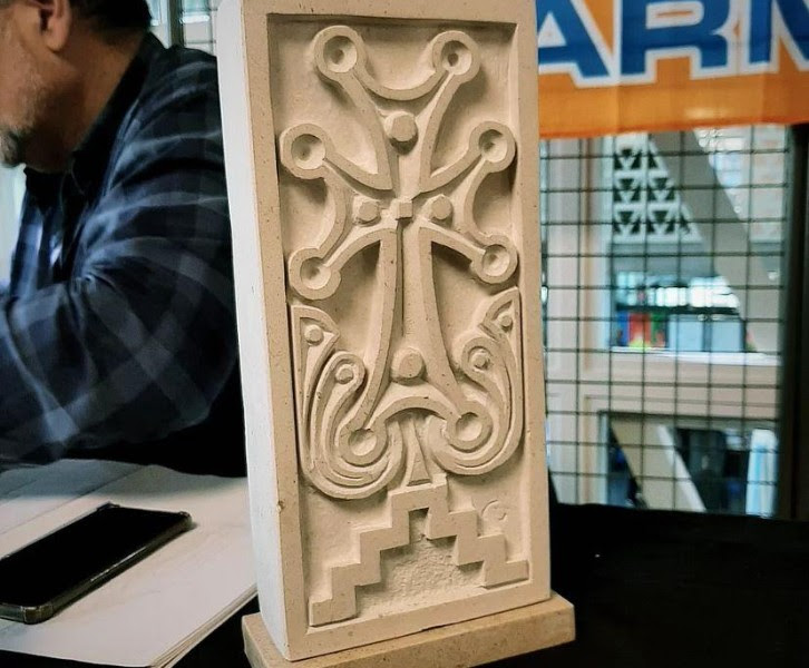 Un khatchkar à Clermont-Ferrand