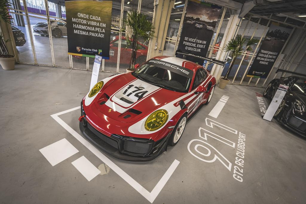 Porsche 911 GT2 RS Clubsport (YO! Studio)