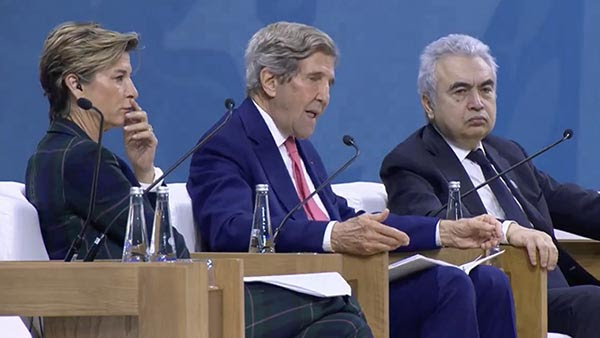 Loud Fart Sound Erupts During John Kerry’s Speech at Climate Panel