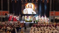 la celebrazione eucaristica a Płock, in Polonia, per i 950 anni della Diocesi, presieduta dal cardinal Nemet. (© Tomasz Miecznik - diocesi di Płock)