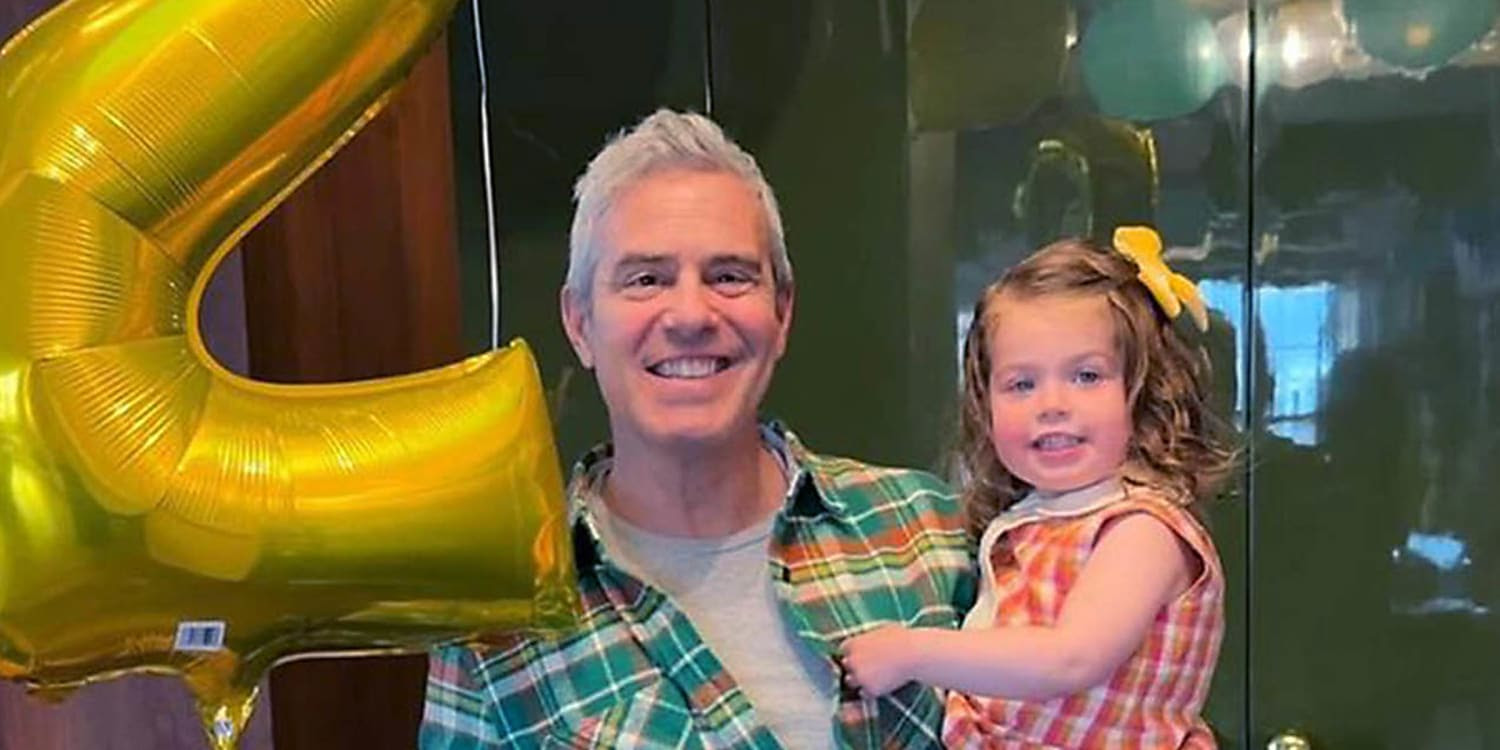 "Birthday Party Dads" Andy-cohen-lucy-birthday-mc-2x1-240429-02-894774