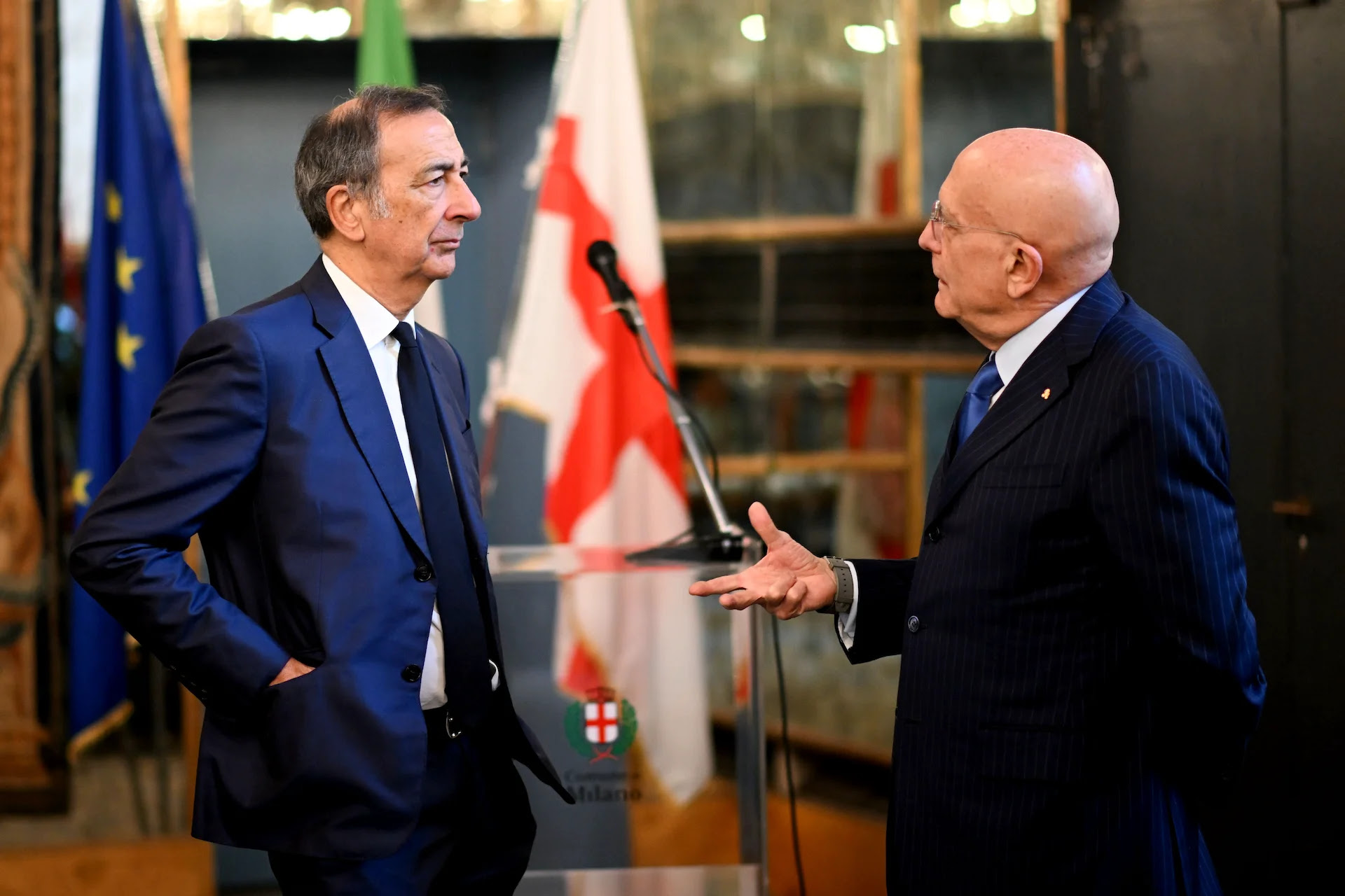 Il sindaco Giuseppe Sala con l'ex sindaco Gabriele Albertini