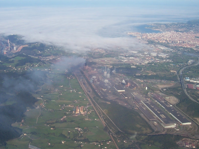 ArcelorMittal, el mayor fabricante de acero de Europa, vuelve a aplazar las medidas de descarbonización pese a haber recibido 3.000 millones de euros en subsidios