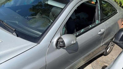 Rompen las ventanillas de una decena de coches en Parla para robar en su interior