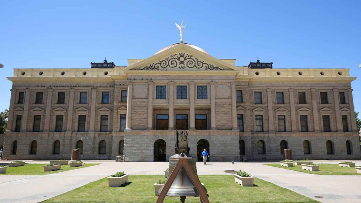 Senado de Arizona deroga la draconiana ley de prohibición del aborto que revivió la Corte Suprema estatal