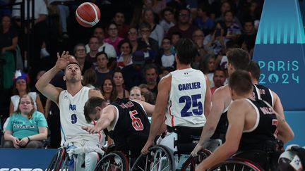 Paralympiques 2024 : vingt ans après leur dernière participation, les Bleus du basket fauteuil manquent leur retour mais en prennent plein les yeux