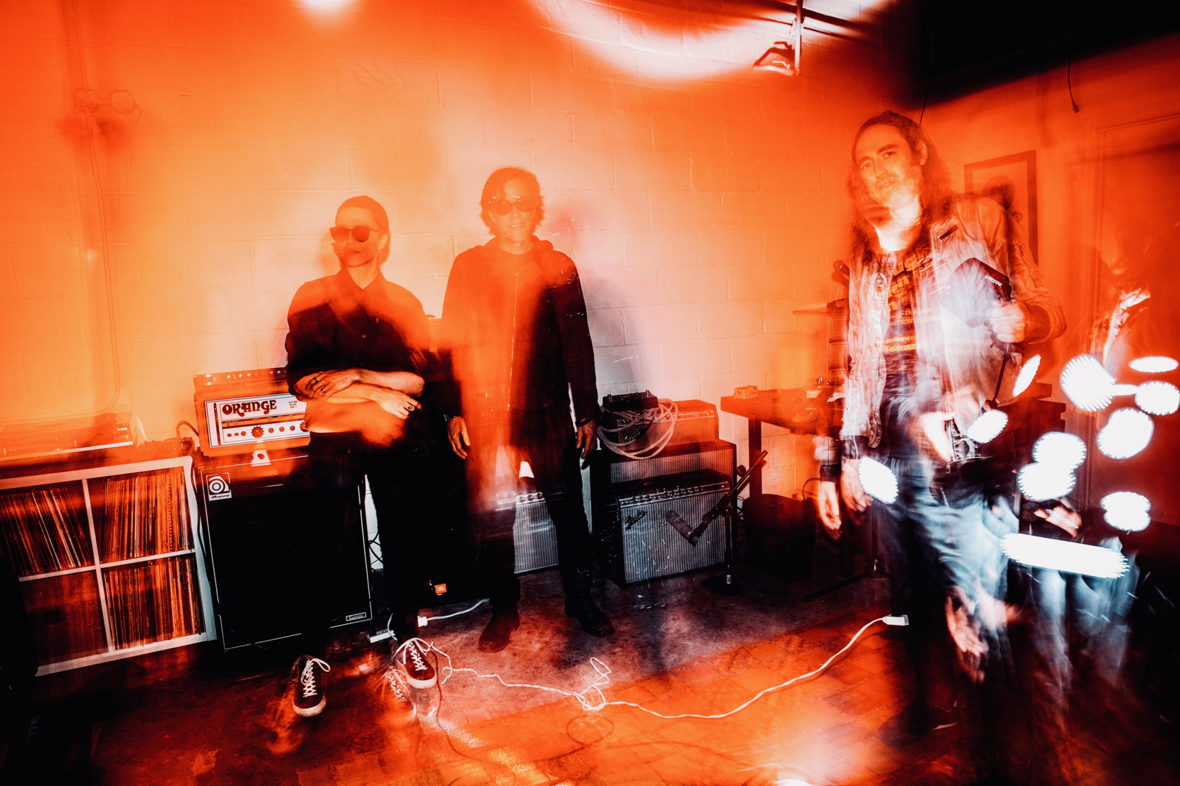 A Place To Bury Strangers Photo 3 sam