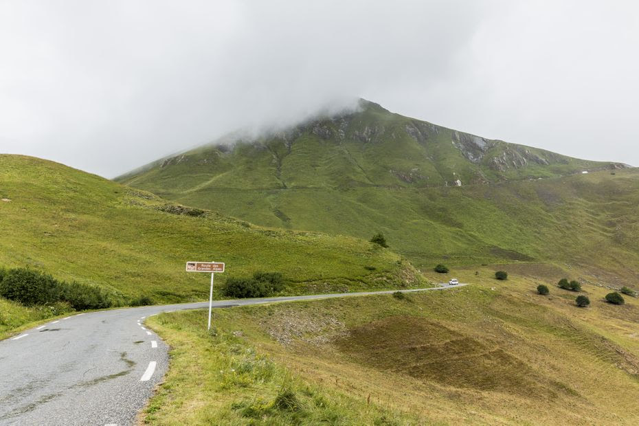 Un éboulement se produit dans le col du Lautaret, la route d'accès fermée